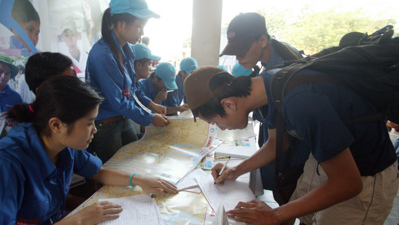 Hướng dẫn sĩ tử đăng ký nhà trọ miễn phí tại bến xe Nam Hà Nội