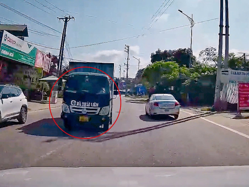 Xe tải lấn làn tại tỉnh lộ 414 được người dân ghi lại và phản ánh