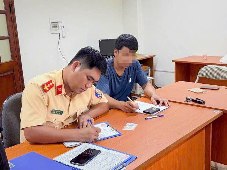 Tài xế xe đầu kéo BKS: 29H-862xx được mời lên làm việc