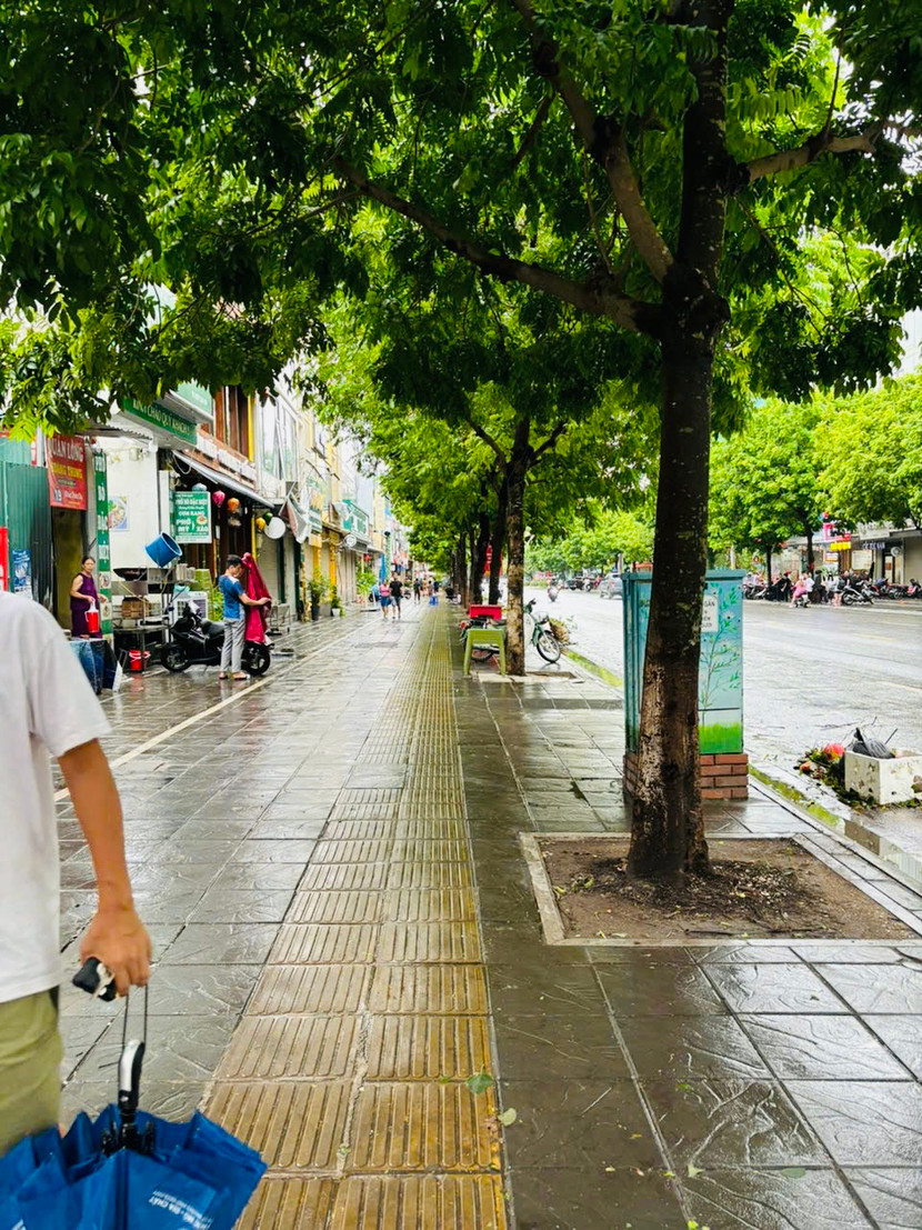 Với sự nỗ lực, nhiều tuyến phố trên địa bàn quận Cầu Giấy đã được dọn sạch sẽ, giao thông thông suốt, thuận lợi