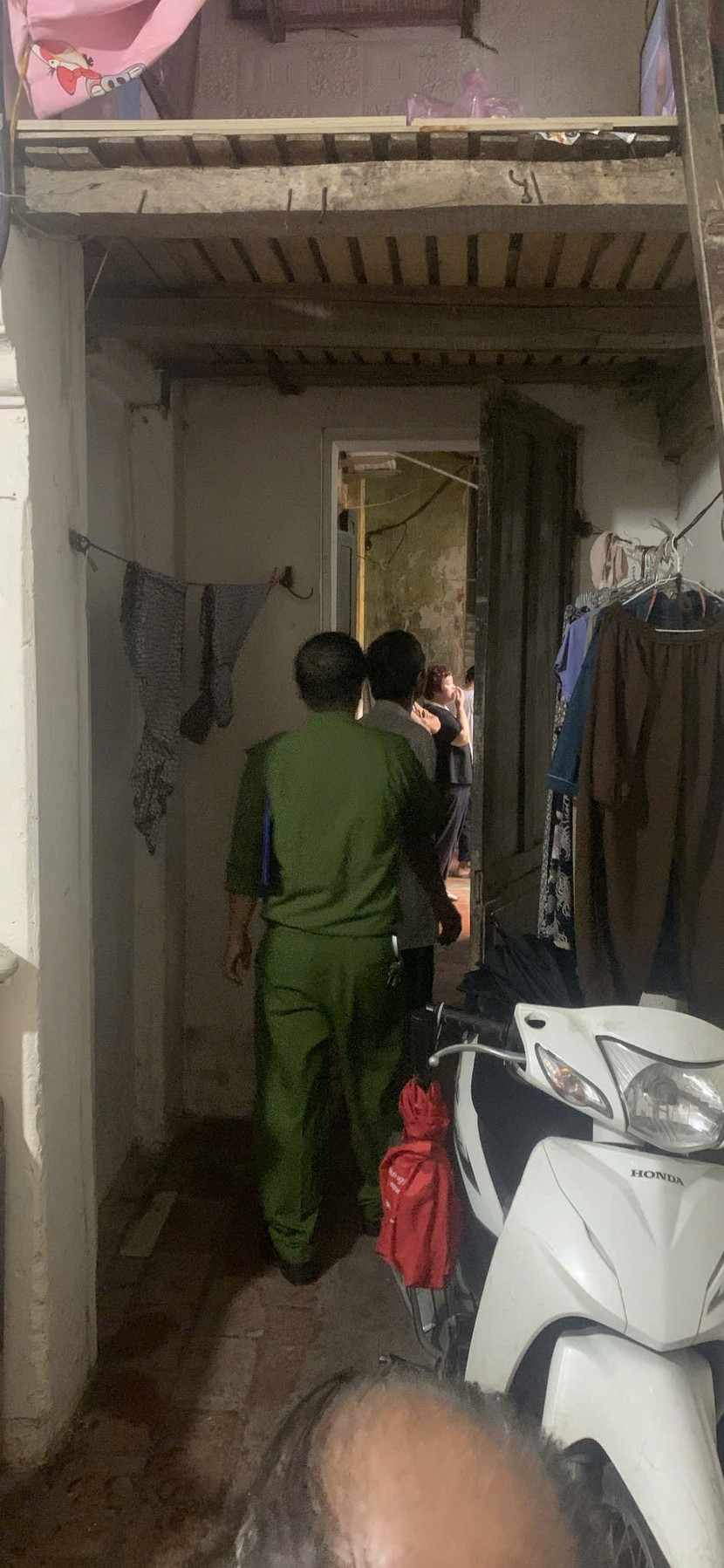 Ngôi nhà này được xây dựng từ năm 1928 nên tiềm ẩn nguy hiểm đối với người sinh sống Ngôi nhà này được xây dựng từ năm 1928 nên tiềm ẩn nguy hiểm đối với người sinh sống