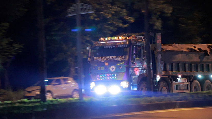 Chạy nhanh, vượt ẩu, thậm chí vượt đèn đỏ, quá nguy hiểm cho cả lái xe lẫn những người tham gia giao thông khác