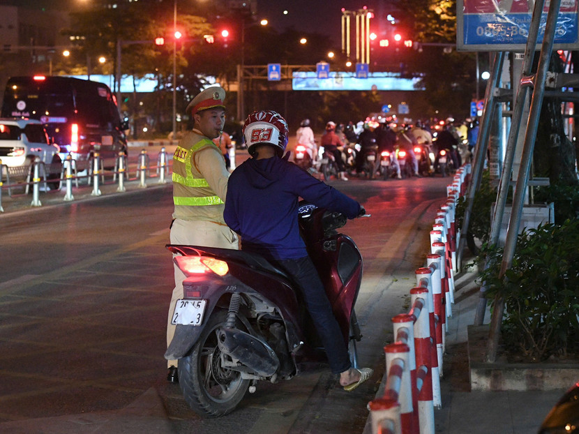 Trường hợp dùng khẩu trang che biển số bị xử lý trên đường Võ Chí Công