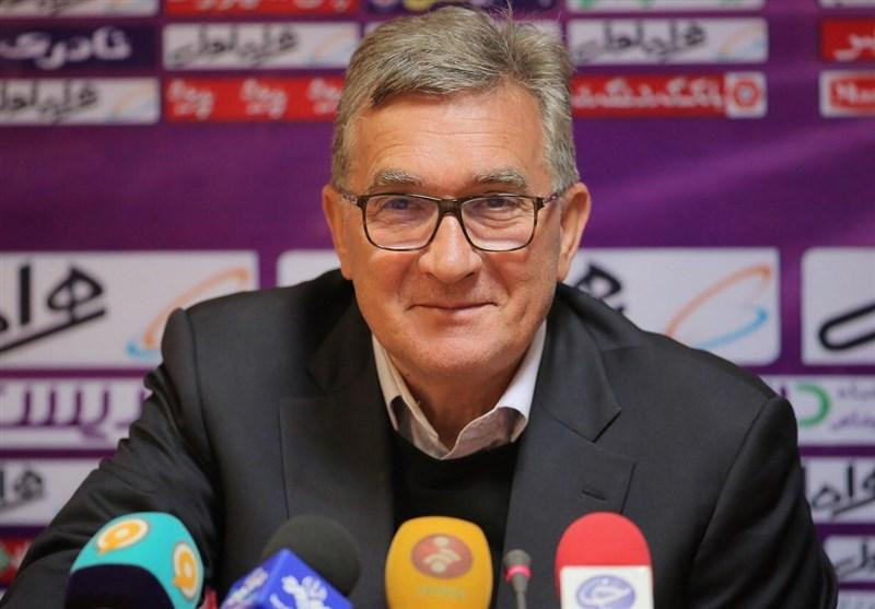 HLV Branko Ivankovic của đội tuyển Oman HLV Branko Ivankovic của đội tuyển Oman