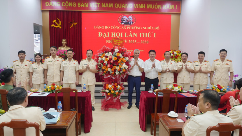 Ban chấp hành Đảng bộ Công an phường Nghĩa Đô ra mắt đại hội