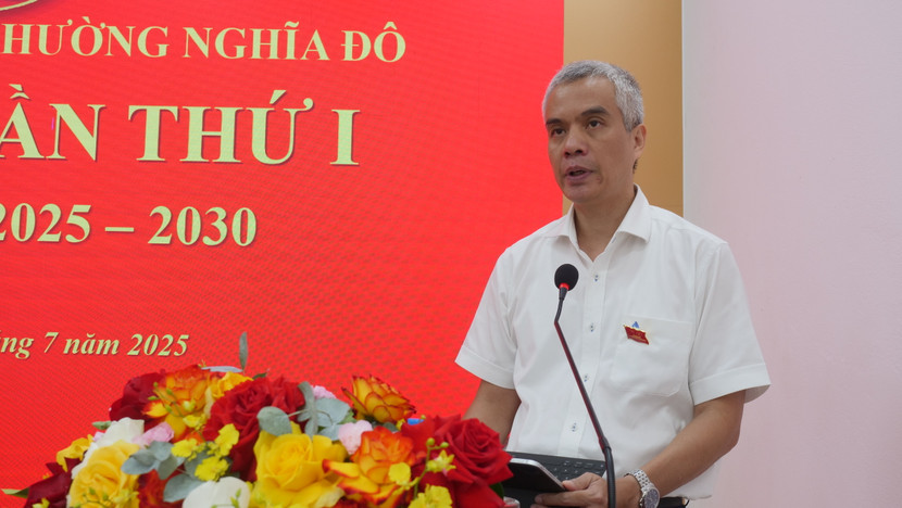 Đồng chí Nguyễn Hồng Sơn - Bí thư Đảng ủy, Chủ tịch Hội đồng nhân dân phường Nghĩa Đô bày tỏ tin tưởng vào sự lãnh đạo, chỉ đạo của Ban chấp hành Công an phường trong nhiệm kỳ tới