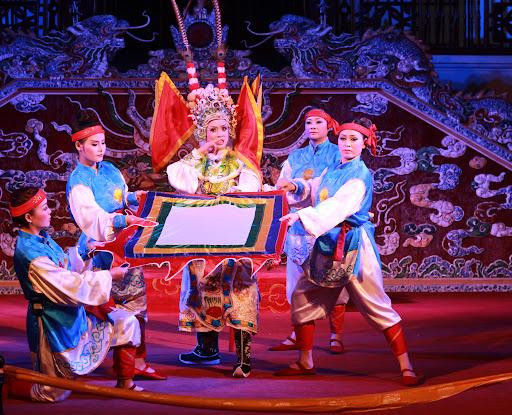 Các nghệ sĩ của Nhà hát nghệ thuật Cung đình Huế Các nghệ sĩ của Nhà hát nghệ thuật Cung đình Huế