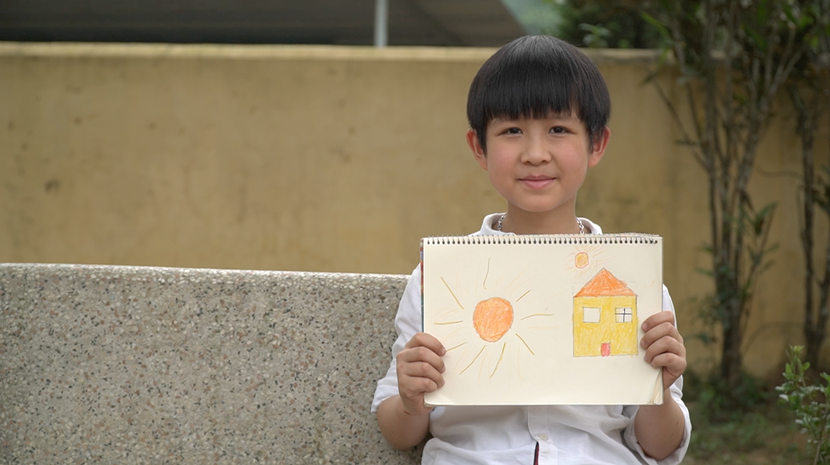 Bé Gia Bảo, một "chiến binh K" đã khỏi bệnh ung thư máu và bức vẽ trong trẻo của em