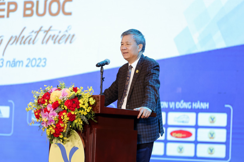 GS.TS Nguyễn Anh Trí phát biểu mở đầu buổi lễ GS.TS Nguyễn Anh Trí phát biểu mở đầu buổi lễ