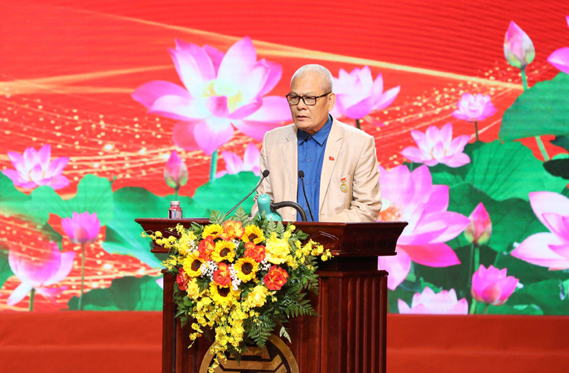 Đồng chí Đào Đức Viên, Ban liên lạc chiến sĩ cách mạng bị địch bắt tù đày huyện Gia Lâm phát biểu tại buổi gặp mặt Đồng chí Đào Đức Viên, Ban liên lạc chiến sĩ cách mạng bị địch bắt tù đày huyện Gia Lâm phát biểu tại buổi gặp mặt