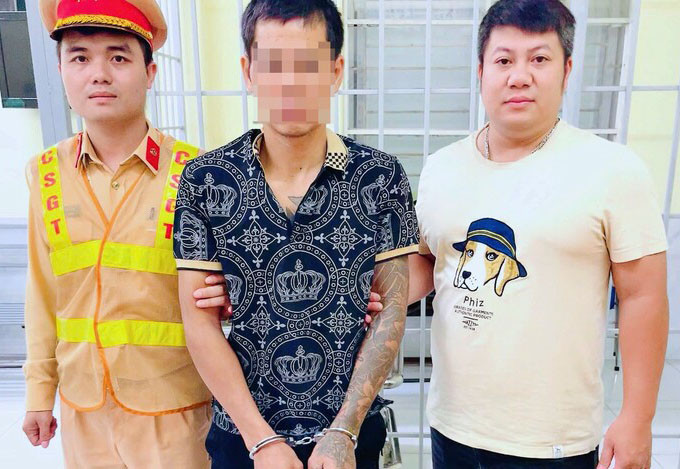 Đối tượng tàng trữ 8 gói ma túy bị Tổ công tác liên ngành bắt giữ Đối tượng tàng trữ 8 gói ma túy bị Tổ công tác liên ngành bắt giữ