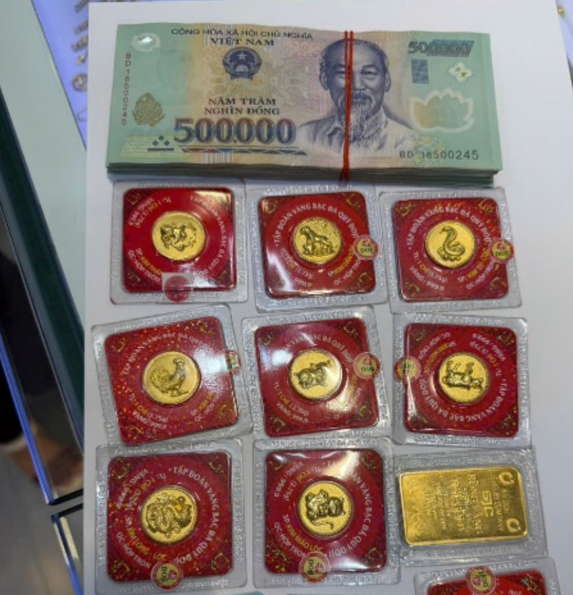 Nữ sinh 2 lần đi bán vàng theo yêu cầu của tội phạm