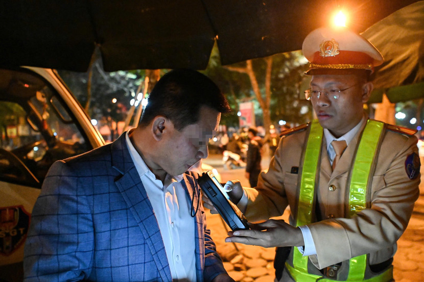 Hơn 6.200 lái xe bị phát hiện vi phạm nồng độ cồn chỉ trong 1 tháng