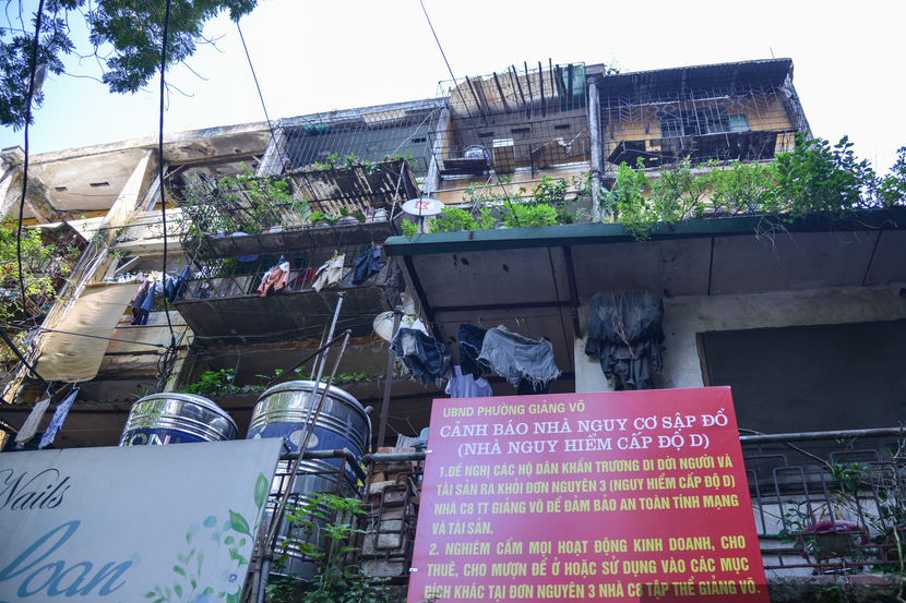 Đơn nguyên 3, nhà C8 khu tập thể Giảng Võ được kiểm định chất lượng xác định cấp độ D Đơn nguyên 3, nhà C8 khu tập thể Giảng Võ được kiểm định chất lượng xác định cấp độ D