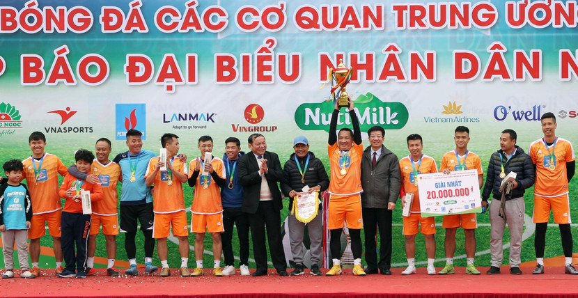 Đội bóng Tập đoàn Dầu khí quốc gia là đương kim vô địch giải