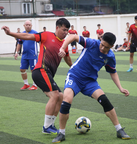 Các cầu thủ nhập cuộc với tinh thần quyết tâm cao