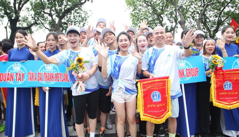 Các VĐV hào hứng tham gia tranh tài