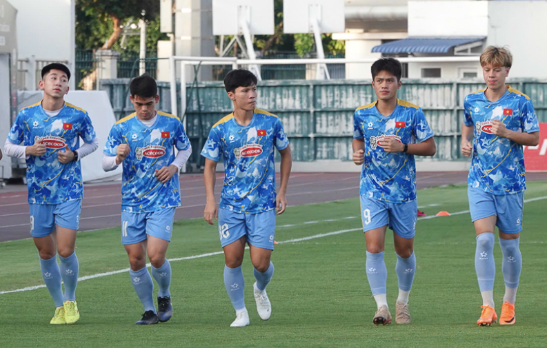 Theo lịch bóng đá nam SEA Games 33, đội tuyển U22 Việt Nam sẽ đấu U22 Lào tại Songkhla vào ngày 4-12 tới Theo lịch bóng đá nam SEA Games 33, đội tuyển U22 Việt Nam sẽ đấu U22 Lào tại Songkhla vào ngày 4-12 tới