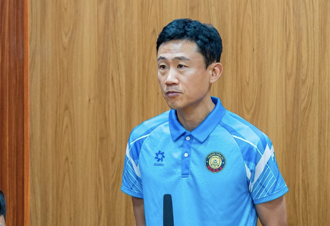 HLV Choi Won-kwon chia tay CLB Thanh Hóa