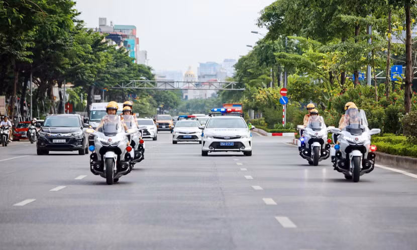 Ban Giám đốc CATP yêu cầu lực lượng Cảnh sát giao thông cần tập trung cao độ, đảm bảo tuyệt đối an toàn các sự kiện chính trị diễn ra trên địa bàn Thủ đô 6 tháng cuối năm