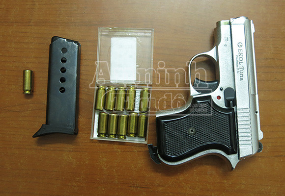 "Ông trùm" xứ Cảng găm súng ngắn, lái “xế sang” bất ngờ gặp 141 ảnh 2