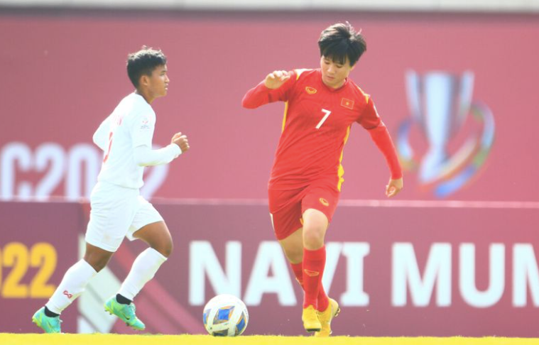 Tuyết Dung (số 7) cùng đồng đội vượt qua Myanmar để vào tứ kết Asian Cup nữ 2022
