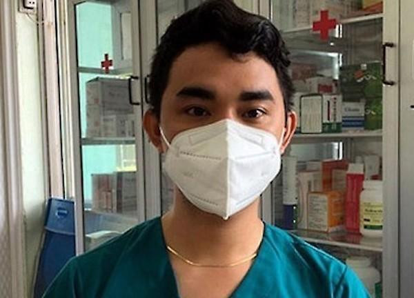 Hình ảnh người đàn ông tên Nguyễn Quốc Khiêm được cho là giả danh bác sĩ