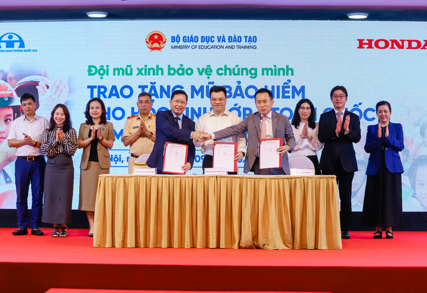 Đại diện ba bên ký kết Biên bản ghi nhớ