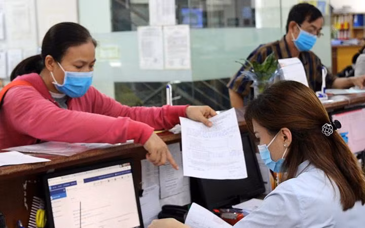 Người lao động cần cân nhắc kỹ trước khi quyết định nhận bảo hiểm xã hội một lần