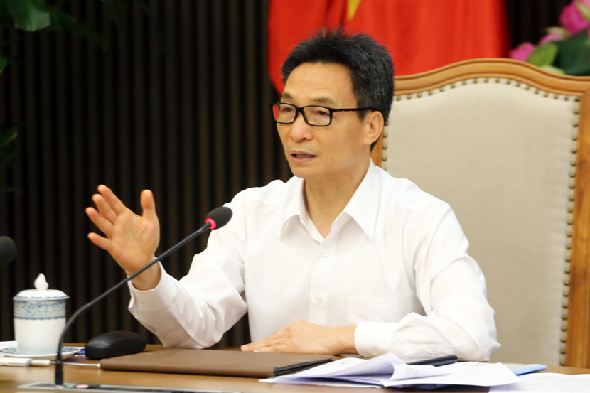Phó Thủ tướng Vũ Đức Đam, Trưởng Ban Chỉ đạo quốc gia phòng chống dịch bệnh Covid-19 phát biểu tại cuộc họp