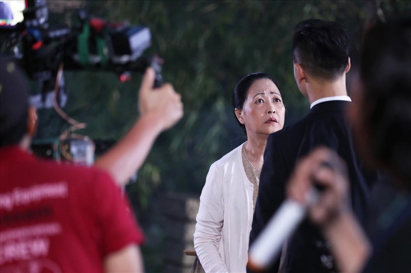 Với NSND Như Quỳnh, làm nghệ sĩ thì nhân vật vô biên nên cứ thoải mái diễn sao cho hài lòng với nhân vật