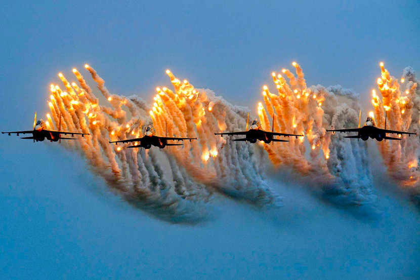 &quot;Sức mạnh của hổ mang chúa Su-30MK2&quot;- Nguyễn Tiến Anh Tuấn đoạt HCV FIAP thể loại Ảnh màu.