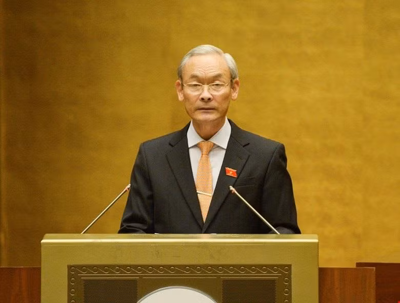 Chủ nhiệm Ủy ban Tài chính ngân sách Nguyễn Phú Cường báo cáo tại Quốc hội