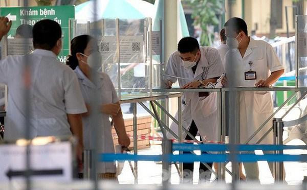 Bên trong khu vực phong tỏa ở Bệnh viện Việt Đức