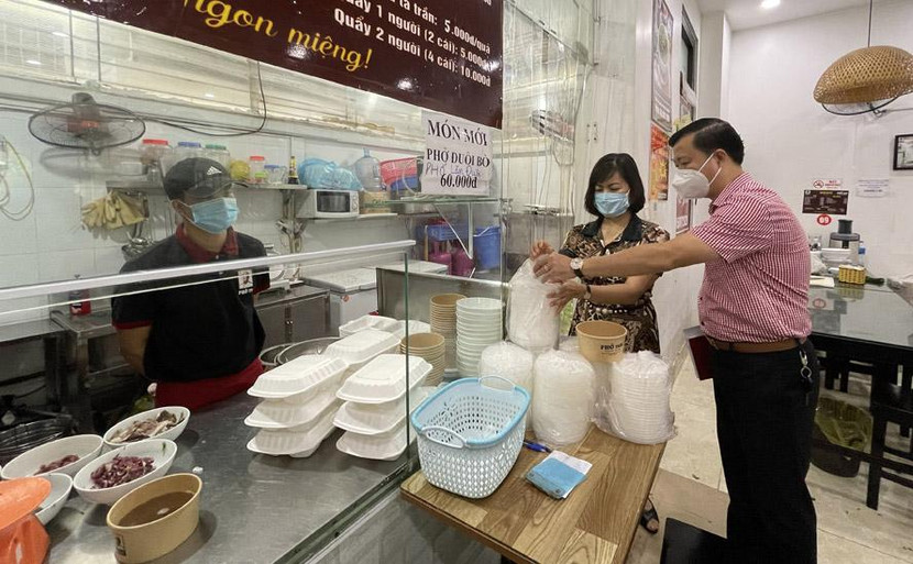 Chi cục ATVSTP Hà Nội kiểm tra tại một quán ăn ở phường Cầu Diễn, quận Nam Từ Liêm Chi cục ATVSTP Hà Nội kiểm tra tại một quán ăn ở phường Cầu Diễn, quận Nam Từ Liêm