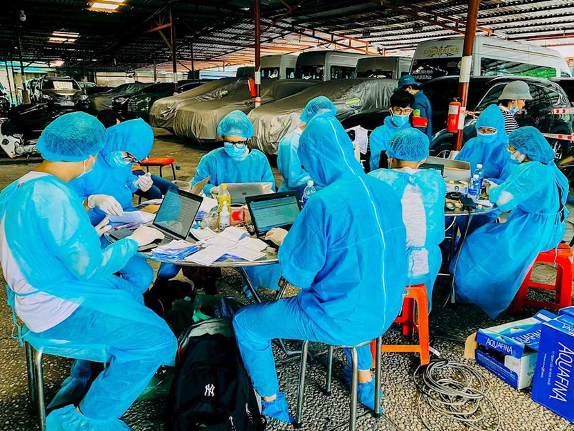 Cán bộ y tế các tỉnh vào tăng cường hỗ trợ chống dịch Covid-19 tại TP HCM Cán bộ y tế các tỉnh vào tăng cường hỗ trợ chống dịch Covid-19 tại TP HCM