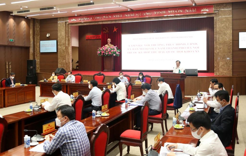 Quang cảnh buổi làm việc