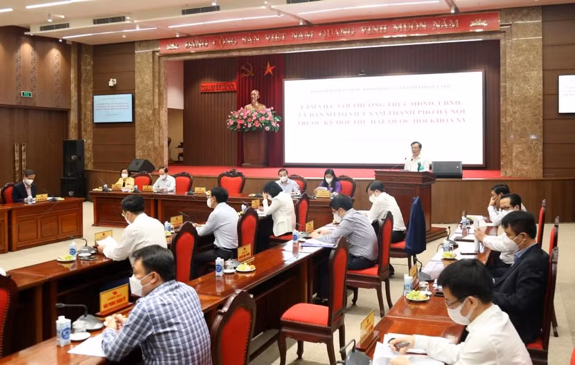 Quang cảnh buổi làm việc