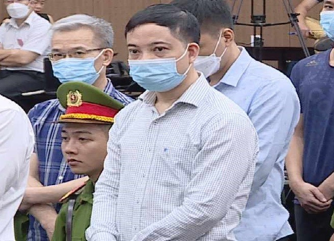 Bị án Phạm Trung Kiên (cựu Thư ký Thứ trưởng) đã bị xử lý ở giai đoạn 1 của vụ án. Bị án Phạm Trung Kiên (cựu Thư ký Thứ trưởng) đã bị xử lý ở giai đoạn 1 của vụ án.