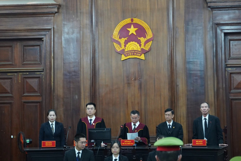 Hội đồng xét xử sơ thẩm vụ án Xuyên Việt Oil. Hội đồng xét xử sơ thẩm vụ án Xuyên Việt Oil.