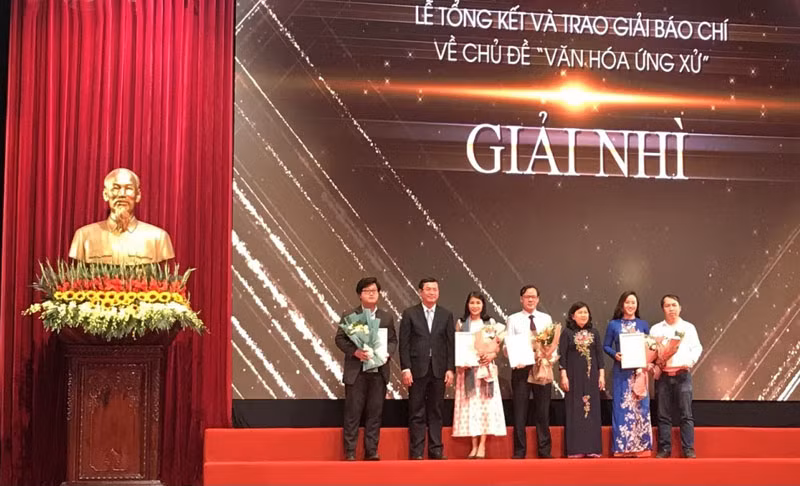 BTC trao giải Nhì cho các tác giả đoạt giải