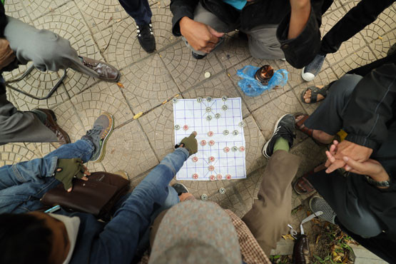 Giải Ba chủ đề "Ô vuông" của tác giả Phạm Quang Huy. Giải Ba chủ đề "Ô vuông" của tác giả Phạm Quang Huy.