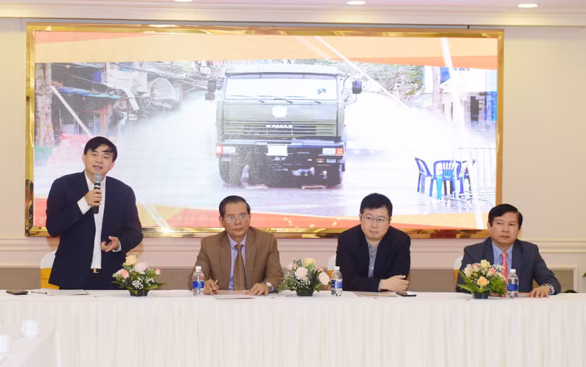 Buổi lễ phát động cuộc bình chọn tuyên truyền phòng chống dịch Covid-19 "Việt Nam-Những ngày không quên" vừa diễn ra sáng ngày 3-11 tại Hà Nội Buổi lễ phát động cuộc bình chọn tuyên truyền phòng chống dịch Covid-19 "Việt Nam-Những ngày không quên" vừa diễn ra sáng ngày 3-11 tại Hà Nội