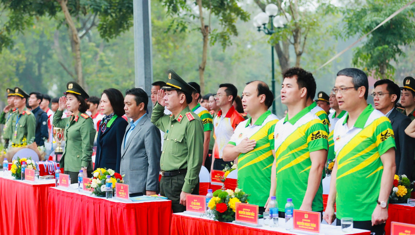 Các đại biểu tham dự Ngày chạy Olympic - Vì an ninh Tổ quốc khối đơn vị trực thuộc Bộ Công an và CATP Hà Nội năm 2025 (Ảnh: Nguyễn Bình)