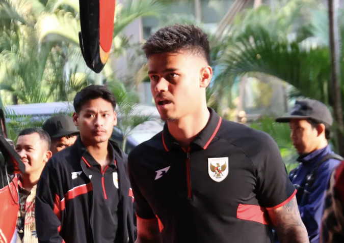 Mees Hilgers trở lại Hà Lan để kiểm tra kỹ tình trạng chấn thương, và chắc chắn vắng mặt trận Indonesia tiếp Bahrain