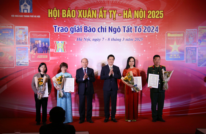 Trao thưởng cho các tác giả đạt giải cao Giải báo chí Ngô Tất Tố 2024