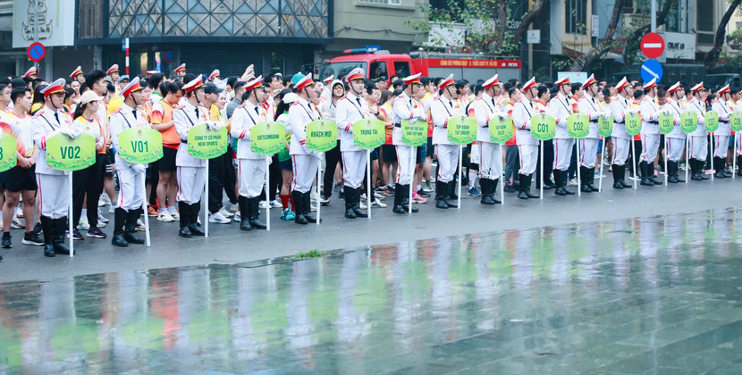 58 đơn vị Công an, 7 doanh nghiệp đồng hành và Hiệp hội Thể thao CAND tham dự sự kiện (Ảnh: Nguyễn Bình)