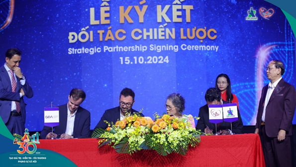 Trong chuỗi sự kiện kỷ niệm 30 năm thành lập, Tân Hiệp Phát tiếp tục ký kết hợp tác chiến lược toàn diện với các đối tác là các tập đoàn lớn trong nước và quốc tế để kiến tạo những giá trị mới Trong chuỗi sự kiện kỷ niệm 30 năm thành lập, Tân Hiệp Phát tiếp tục ký kết hợp tác chiến lược toàn diện với các đối tác là các tập đoàn lớn trong nước và quốc tế để kiến tạo những giá trị mới