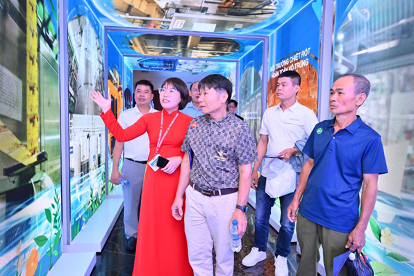 Các đối tác được chào đón trong không gian trải nghiệm quá trình phát triển 30 năm của Tân Hiệp Phát Các đối tác được chào đón trong không gian trải nghiệm quá trình phát triển 30 năm của Tân Hiệp Phát