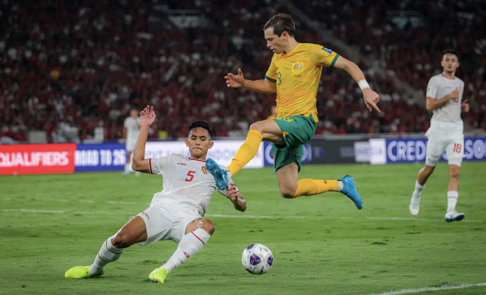 Indonesia (áo trắng) vẫn nguyên tham vọng giành vé World Cup 2026